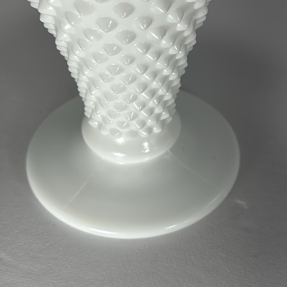 Vintage Milk Glass Hobnail Vase - Picture 15 of 17